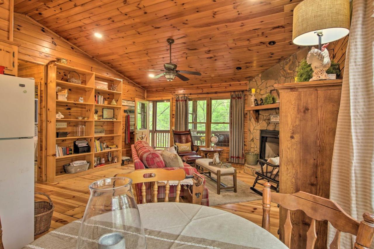 Peaceful Blue Ridge Cabin With Decks And Fire Pit Exteriör bild