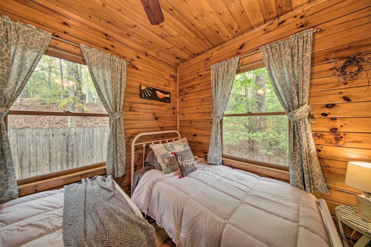 Peaceful Blue Ridge Cabin With Decks And Fire Pit Exteriör bild