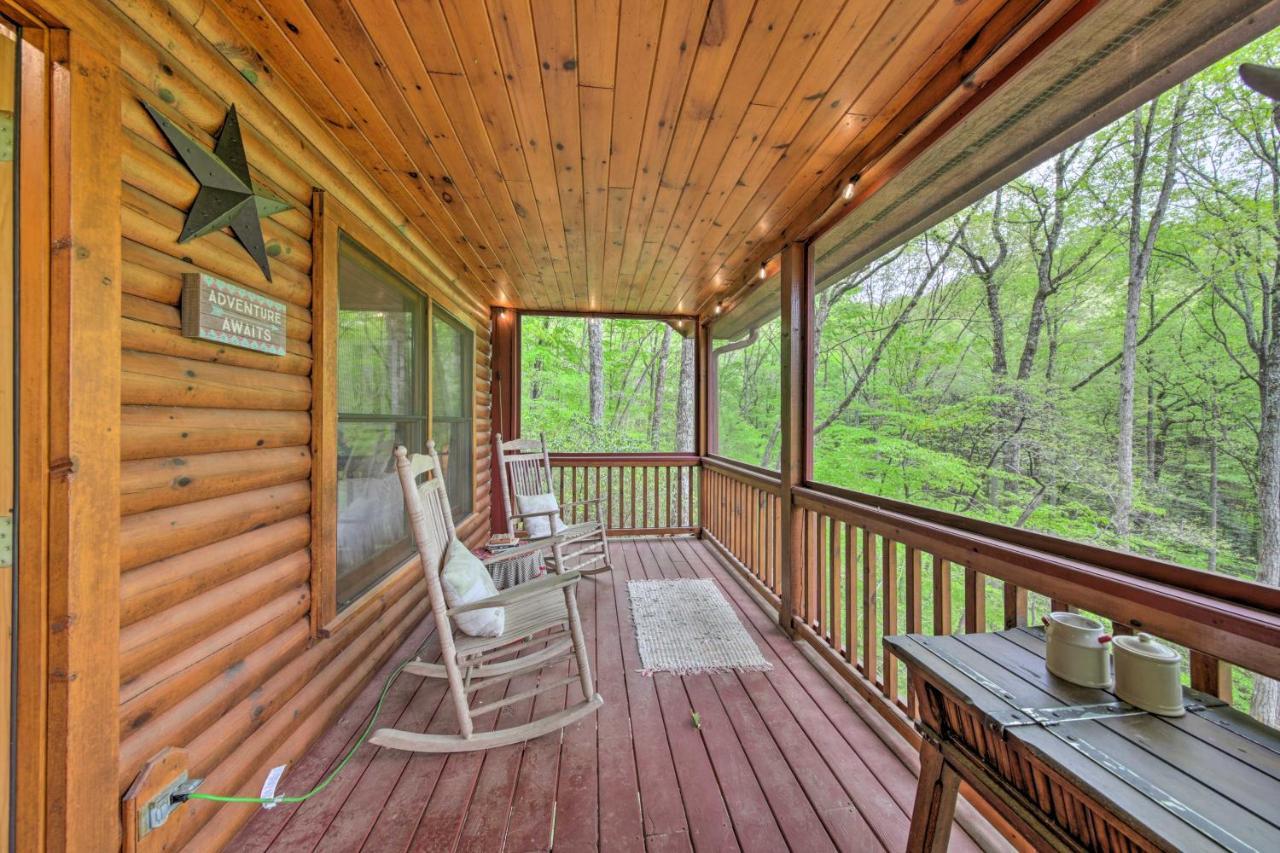 Peaceful Blue Ridge Cabin With Decks And Fire Pit Exteriör bild