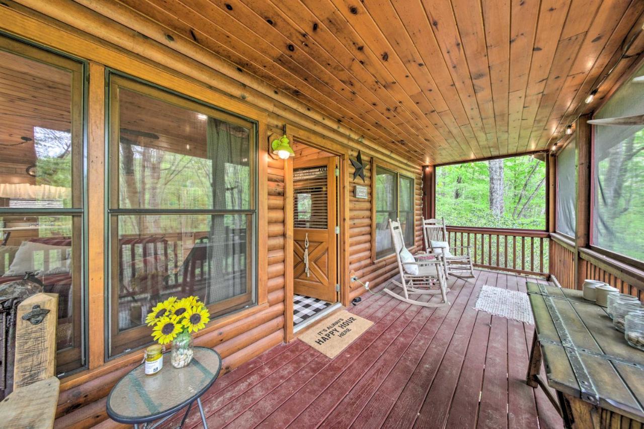 Peaceful Blue Ridge Cabin With Decks And Fire Pit Exteriör bild